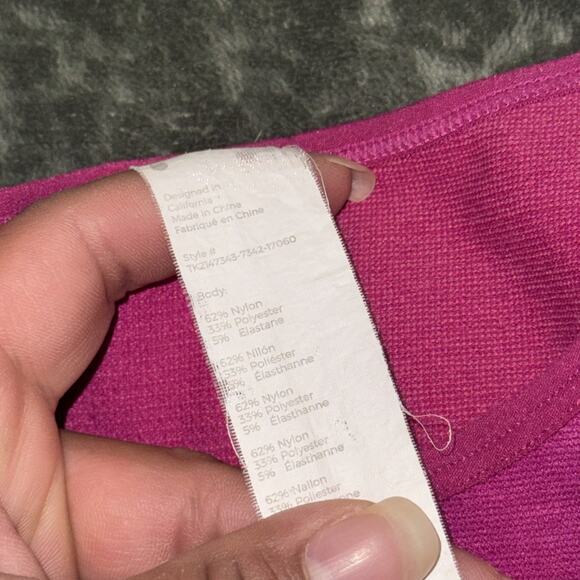 Fabletics Active Crop Top Women's XL Pink Magenta Stretch Sleeveless Activewear - Picture 5 of 8